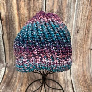 NEW Women’s Handmadee Multi-Color Winter Hat Item #PHK337